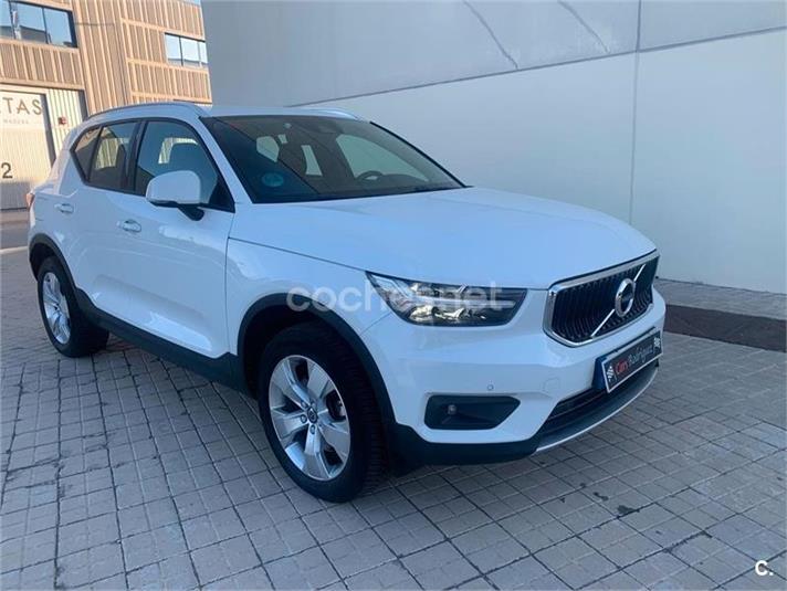 VOLVO XC40 2.0 D3 Momentum Auto