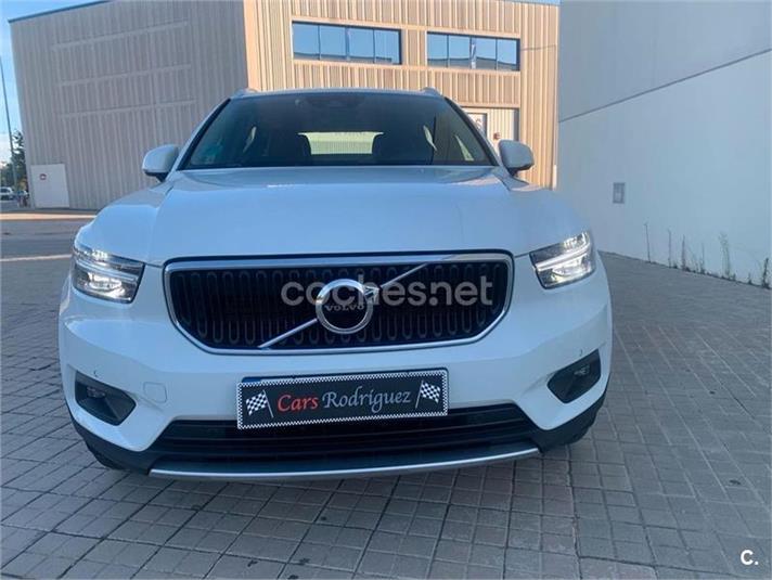 VOLVO XC40 2.0 D3 Momentum Auto