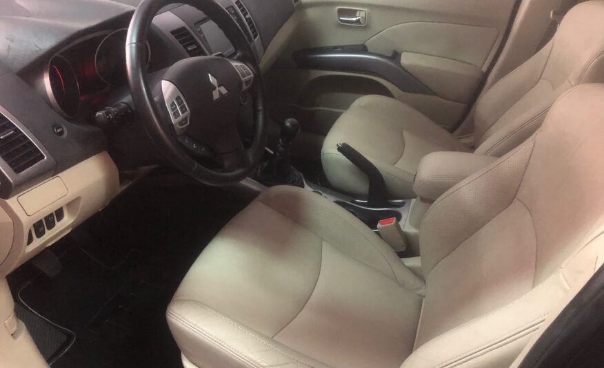 MITSUBISHI Outlander 2.0 DI-D 140