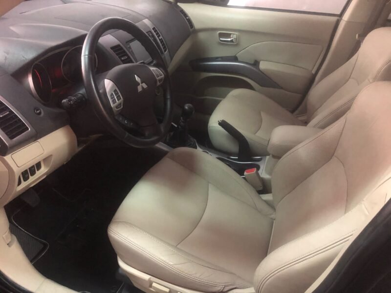 MITSUBISHI Outlander 2.0 DI-D 140