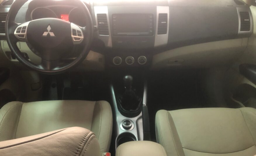 MITSUBISHI Outlander 2.0 DI-D 140