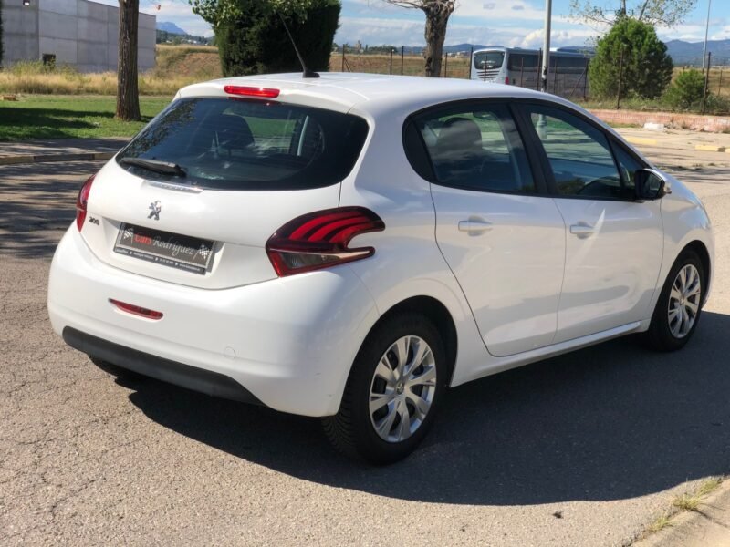 PEUGEOT 208 1.5 BlueHDI Allure