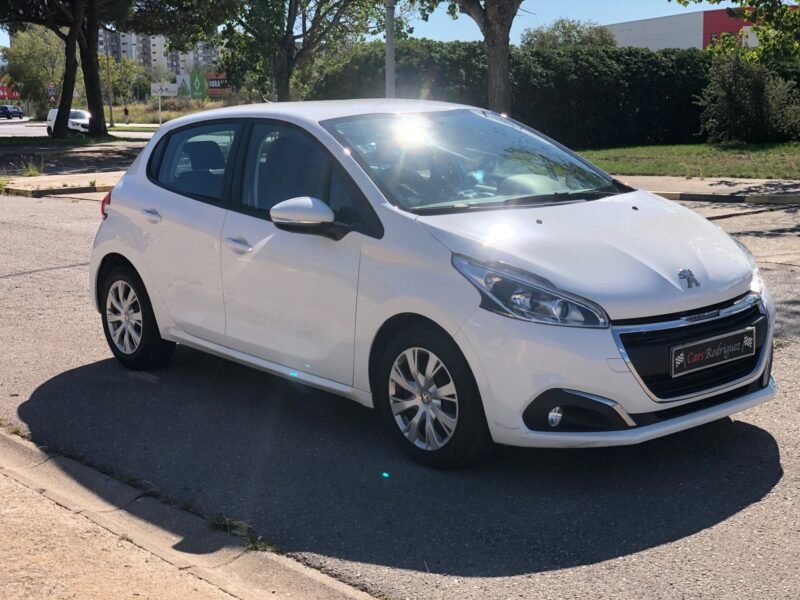 PEUGEOT 208 1.5 BlueHDI Allure